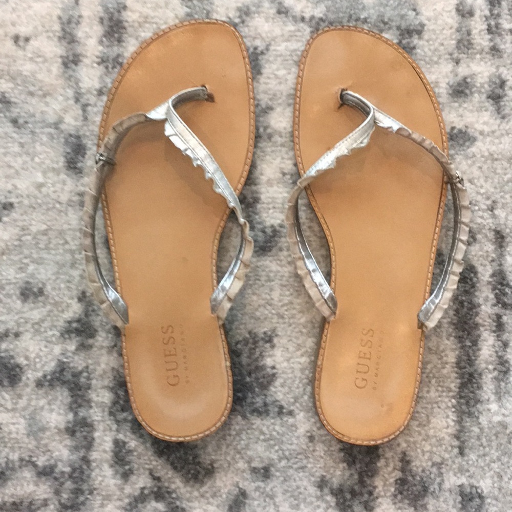 3/$15 Guess flip flops